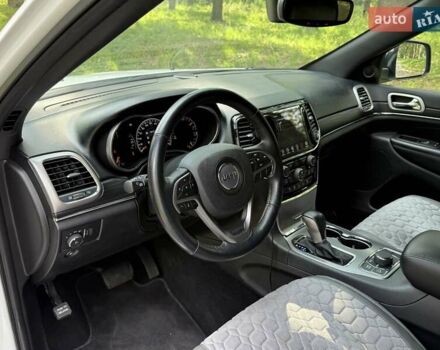 Білий Джип Grand Cherokee, об'ємом двигуна 3.6 л та пробігом 59 тис. км за 24500 $, фото 10 на Automoto.ua