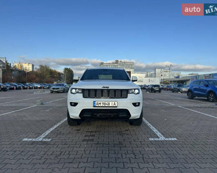 Джип Grand Cherokee 2020 у Житомирі на Automoto.ua Білий Джип Grand Cherokee, об'ємом двигуна 3.6 л та пробігом 98 тис. км за 25699 $, фото 1 на Automoto.ua