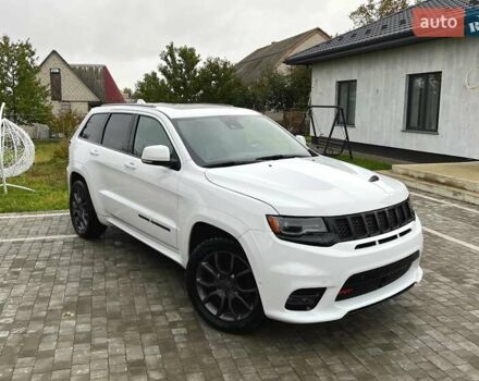 Джип Гранд Чероки 2020 в Луцке на Automoto.ua Белый Джип Гранд Чероки, объемом двигателя 5.65 л и пробегом 81 тыс. км за 29500 $, фото 2 на Automoto.ua