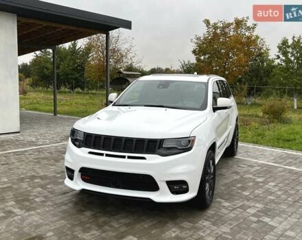 Джип Гранд Чероки 2020 в Луцке на Automoto.ua Белый Джип Гранд Чероки, объемом двигателя 5.65 л и пробегом 81 тыс. км за 29500 $, фото 8 на Automoto.ua