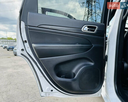 Белый Джип Гранд Чероки, объемом двигателя 3.6 л и пробегом 70 тыс. км за 27800 $, фото 16 на Automoto.ua