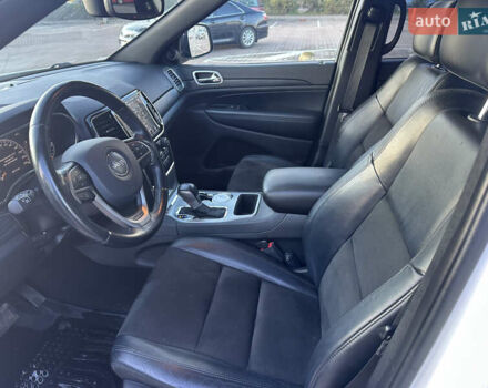 Джип Grand Cherokee 2020 у Житомирі на Automoto.ua Білий Джип Grand Cherokee, об'ємом двигуна 3.6 л та пробігом 98 тис. км за 25699 $, фото 7 на Automoto.ua