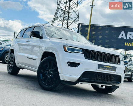 Белый Джип Гранд Чероки, объемом двигателя 3.6 л и пробегом 70 тыс. км за 27800 $, фото 2 на Automoto.ua