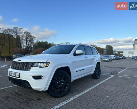 Джип Grand Cherokee 2020 у Житомирі на Automoto.ua Білий Джип Grand Cherokee, об'ємом двигуна 3.6 л та пробігом 98 тис. км за 25699 $, фото 5 на Automoto.ua