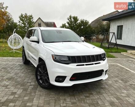 Джип Гранд Чероки 2020 в Луцке на Automoto.ua Белый Джип Гранд Чероки, объемом двигателя 5.65 л и пробегом 81 тыс. км за 29500 $, фото 48 на Automoto.ua
