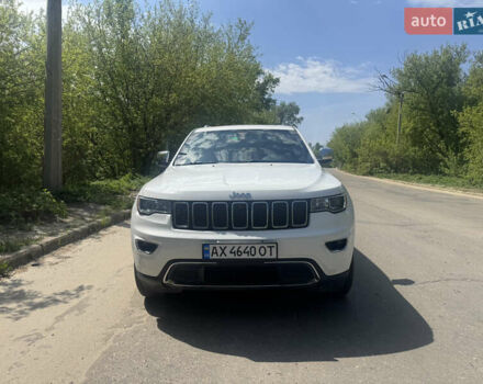 Белый Джип Гранд Чероки, объемом двигателя 3.6 л и пробегом 82 тыс. км за 24000 $, фото 1 на Automoto.ua