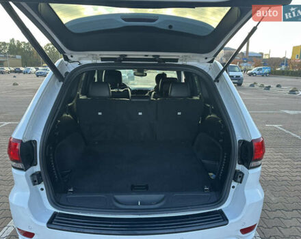 Джип Grand Cherokee 2020 у Житомирі на Automoto.ua Білий Джип Grand Cherokee, об'ємом двигуна 3.6 л та пробігом 98 тис. км за 25699 $, фото 10 на Automoto.ua