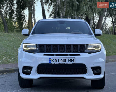 Джип Гранд Чероки 2020 в Киеве на Automoto.ua Белый Джип Гранд Чероки, объемом двигателя 5.7 л и пробегом 43 тыс. км за 35999 $, фото 7 на Automoto.ua