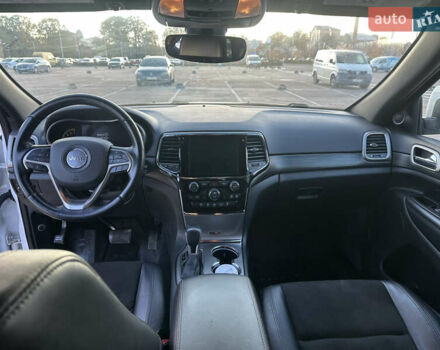 Джип Grand Cherokee 2020 у Житомирі на Automoto.ua Білий Джип Grand Cherokee, об'ємом двигуна 3.6 л та пробігом 98 тис. км за 25699 $, фото 8 на Automoto.ua