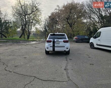 Белый Джип Гранд Чероки, объемом двигателя 3.6 л и пробегом 71 тыс. км за 26000 $, фото 2 на Automoto.ua