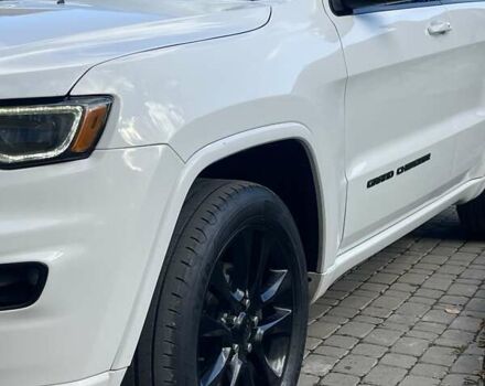Білий Джип Grand Cherokee, об'ємом двигуна 3.6 л та пробігом 103 тис. км за 26900 $, фото 1 на Automoto.ua