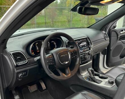 Джип Гранд Чероки 2020 в Луцке на Automoto.ua Белый Джип Гранд Чероки, объемом двигателя 5.7 л и пробегом 82 тыс. км за 29500 $, фото 20 на Automoto.ua