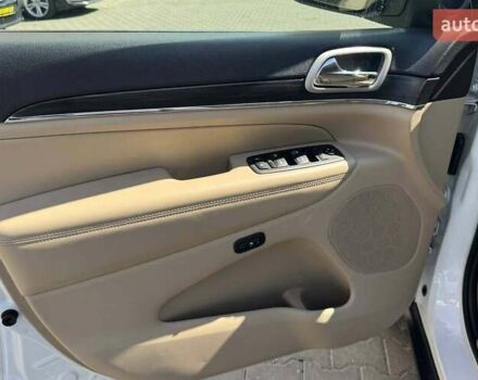 Білий Джип Grand Cherokee, об'ємом двигуна 3.6 л та пробігом 120 тис. км за 27700 $, фото 7 на Automoto.ua