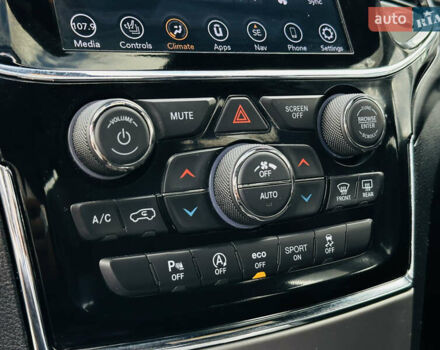 Белый Джип Гранд Чероки, объемом двигателя 3.6 л и пробегом 70 тыс. км за 27800 $, фото 33 на Automoto.ua