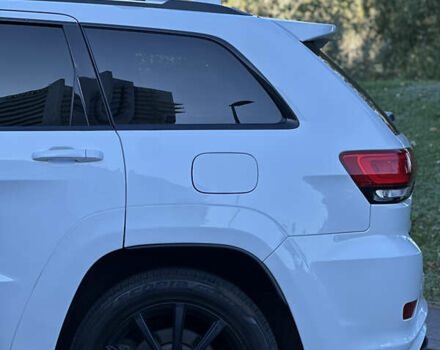 Джип Гранд Чероки 2020 в Киеве на Automoto.ua Белый Джип Гранд Чероки, объемом двигателя 5.7 л и пробегом 43 тыс. км за 35999 $, фото 19 на Automoto.ua