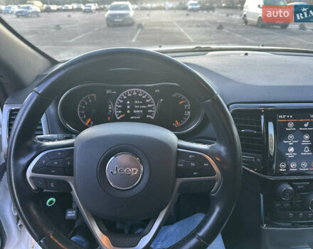 Джип Grand Cherokee 2020 у Житомирі на Automoto.ua Білий Джип Grand Cherokee, об'ємом двигуна 3.6 л та пробігом 98 тис. км за 25699 $, фото 9 на Automoto.ua