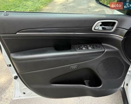 Джип Гранд Чероки 2020 в Белой Церкве на Automoto.ua Белый Джип Гранд Чероки, объемом двигателя 3.6 л и пробегом 59 тыс. км за 26500 $, фото 8 на Automoto.ua