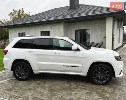 Джип Гранд Чероки 2020 в Луцке на Automoto.ua Белый Джип Гранд Чероки, объемом двигателя 5.65 л и пробегом 81 тыс. км за 29500 $, фото 44 на Automoto.ua