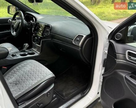 Джип Гранд Чероки 2020 в Белой Церкве на Automoto.ua Белый Джип Гранд Чероки, объемом двигателя 3.6 л и пробегом 59 тыс. км за 26500 $, фото 18 на Automoto.ua