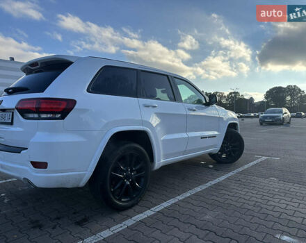 Джип Grand Cherokee 2020 у Житомирі на Automoto.ua Білий Джип Grand Cherokee, об'ємом двигуна 3.6 л та пробігом 98 тис. км за 25699 $, фото 4 на Automoto.ua