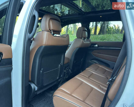 Джип Гранд Чероки 2020 в Киеве на Automoto.ua Белый Джип Гранд Чероки, объемом двигателя 5.7 л и пробегом 43 тыс. км за 35999 $, фото 36 на Automoto.ua