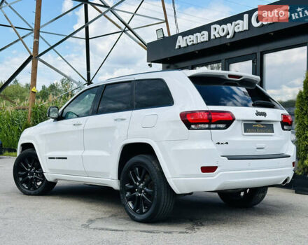 Белый Джип Гранд Чероки, объемом двигателя 3.6 л и пробегом 70 тыс. км за 27800 $, фото 3 на Automoto.ua