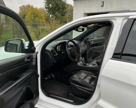 Джип Гранд Чероки 2020 в Луцке на Automoto.ua Белый Джип Гранд Чероки, объемом двигателя 5.65 л и пробегом 81 тыс. км за 29500 $, фото 50 на Automoto.ua