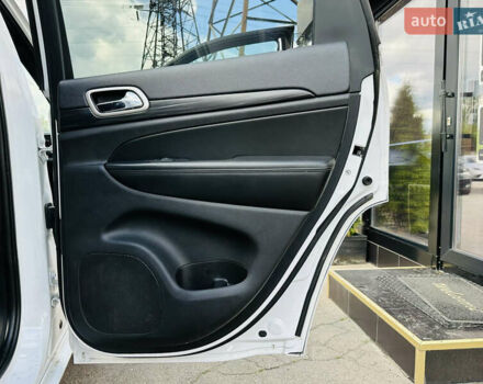 Белый Джип Гранд Чероки, объемом двигателя 3.6 л и пробегом 70 тыс. км за 27800 $, фото 23 на Automoto.ua