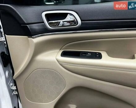 Білий Джип Grand Cherokee, об'ємом двигуна 3.6 л та пробігом 121 тис. км за 25700 $, фото 5 на Automoto.ua