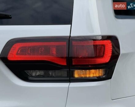 Джип Grand Cherokee 2021 у Дніпро (Дніпропетровську) на Automoto.ua Білий Джип Grand Cherokee, об'ємом двигуна 3.6 л та пробігом 93 тис. км за 26500 $, фото 11 на Automoto.ua