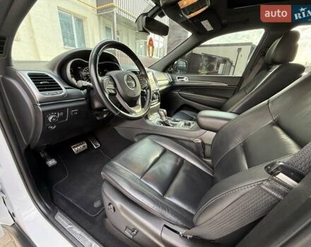 Джип Гранд Чероки 2021 в Ромнах на Automoto.ua Белый Джип Гранд Чероки, объемом двигателя 3.6 л и пробегом 58 тыс. км за 27000 $, фото 6 на Automoto.ua