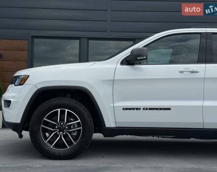 Белый Джип Гранд Чероки, объемом двигателя 5.65 л и пробегом 4 тыс. км за 39898 $, фото 6 на Automoto.ua