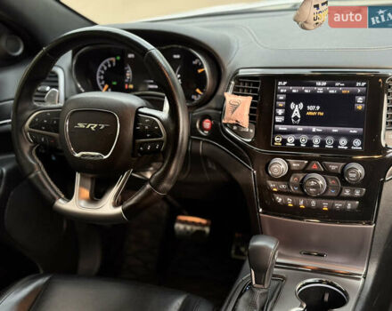 Джип Гранд Чероки 2021 в Сумах на Automoto.ua Белый Джип Гранд Чероки, объемом двигателя 3.6 л и пробегом 69 тыс. км за 35500 $, фото 19 на Automoto.ua