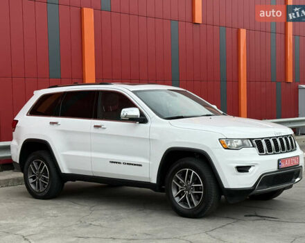 Джип Гранд Чероки 2021 в Киеве на Automoto.ua Белый Джип Гранд Чероки, объемом двигателя 3.6 л и пробегом 61 тыс. км за 25500 $, фото 14 на Automoto.ua