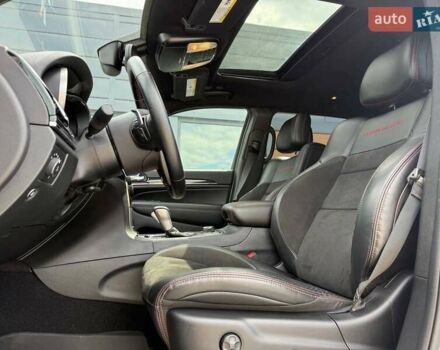 Белый Джип Гранд Чероки, объемом двигателя 5.65 л и пробегом 4 тыс. км за 39898 $, фото 21 на Automoto.ua