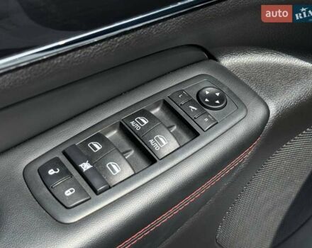 Белый Джип Гранд Чероки, объемом двигателя 5.65 л и пробегом 4 тыс. км за 39898 $, фото 19 на Automoto.ua