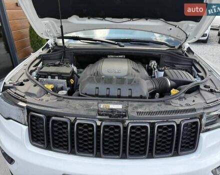 Белый Джип Гранд Чероки, объемом двигателя 5.65 л и пробегом 4 тыс. км за 39898 $, фото 62 на Automoto.ua