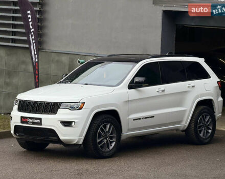 Білий Джип Grand Cherokee, об'ємом двигуна 3.6 л та пробігом 30 тис. км за 31000 $, фото 2 на Automoto.ua