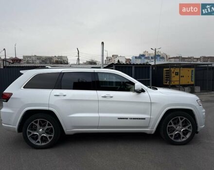 Белый Джип Гранд Чероки, объемом двигателя 2.97 л и пробегом 110 тыс. км за 34000 $, фото 3 на Automoto.ua