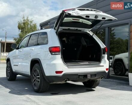 Белый Джип Гранд Чероки, объемом двигателя 5.65 л и пробегом 4 тыс. км за 39898 $, фото 58 на Automoto.ua