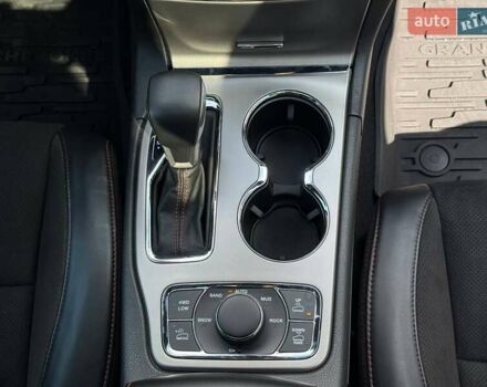 Белый Джип Гранд Чероки, объемом двигателя 5.65 л и пробегом 4 тыс. км за 39898 $, фото 55 на Automoto.ua