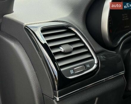 Белый Джип Гранд Чероки, объемом двигателя 5.65 л и пробегом 4 тыс. км за 39898 $, фото 24 на Automoto.ua