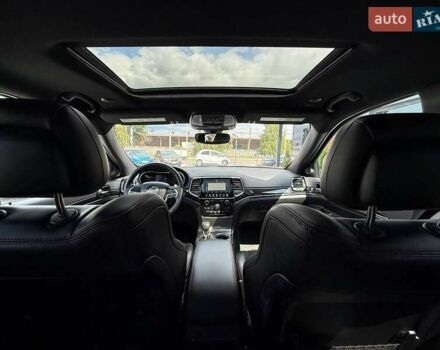 Белый Джип Гранд Чероки, объемом двигателя 5.65 л и пробегом 4 тыс. км за 39898 $, фото 44 на Automoto.ua