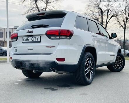 Білий Джип Grand Cherokee, об'ємом двигуна 5.7 л та пробігом 3 тис. км за 47500 $, фото 4 на Automoto.ua