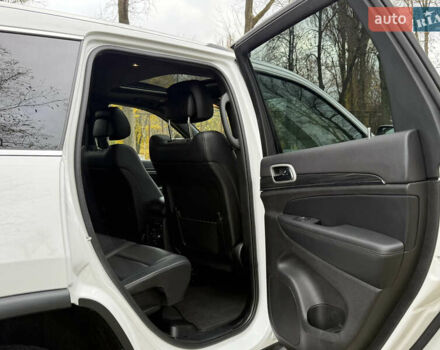 Белый Джип Гранд Чероки, объемом двигателя 3.6 л и пробегом 61 тыс. км за 24900 $, фото 58 на Automoto.ua