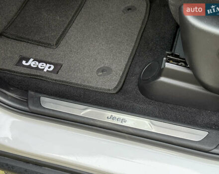 Белый Джип Гранд Чероки, объемом двигателя 3.6 л и пробегом 61 тыс. км за 24900 $, фото 33 на Automoto.ua