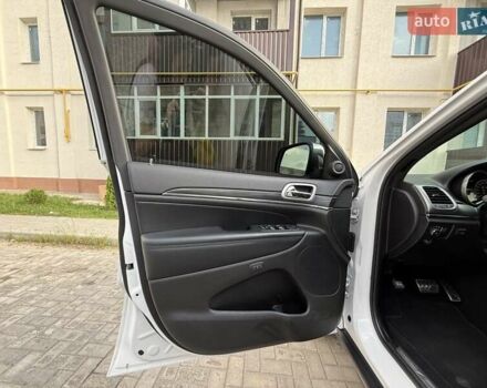 Джип Гранд Чероки 2021 в Ромнах на Automoto.ua Белый Джип Гранд Чероки, объемом двигателя 3.6 л и пробегом 58 тыс. км за 27000 $, фото 7 на Automoto.ua
