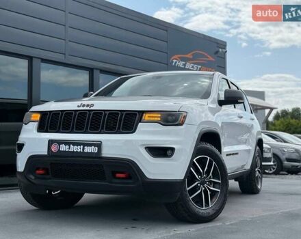 Белый Джип Гранд Чероки, объемом двигателя 5.65 л и пробегом 4 тыс. км за 39898 $, фото 1 на Automoto.ua