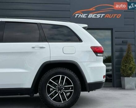 Белый Джип Гранд Чероки, объемом двигателя 5.65 л и пробегом 4 тыс. км за 39898 $, фото 5 на Automoto.ua