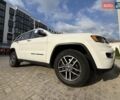 Джип Гранд Чероки 2021 в Ромнах на Automoto.ua Белый Джип Гранд Чероки, объемом двигателя 3.6 л и пробегом 58 тыс. км за 27000 $, фото 23 на Automoto.ua